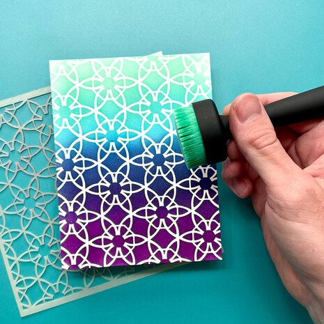 Ranger Simon Hurley create. Blending Brush Medium (HUA86659)