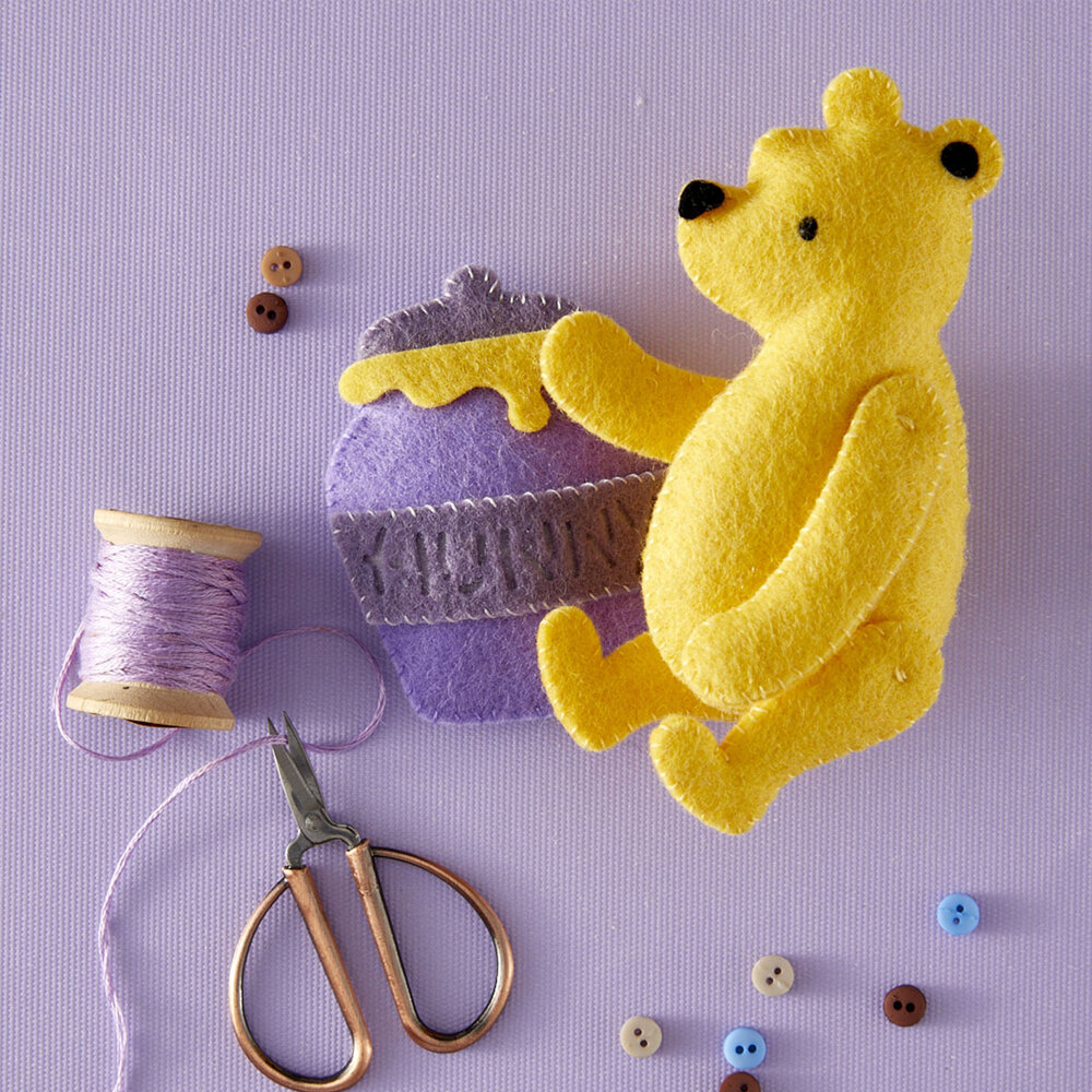 Spellbinders Stitched Classic Pooh Etched Dies (S6-263) Spellbinders Stitched Classic Pooh Etched Dies (S6-263)