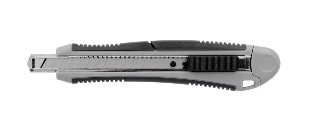 Westcott Professional Cutting Blade 9mm with Sliding Lock (AC-E184002) Westcott Professional Cutting Blade 9mm with Sliding Lock (AC-E184002)