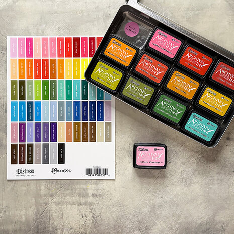 Ranger Tim Holtz Distress Mini Ink Pad Label Sheet White (TDA90380) Ranger Tim Holtz Distress Mini Ink Pad Label Sheet White (TDA90380)