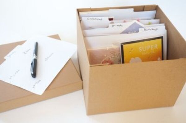 Marianne Design Cardbox with Tab (LR0035) (DISCONTINUED)