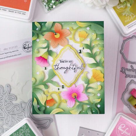 Pinkfresh Studio Homespun with Heart Die Cottage Frames (311725)