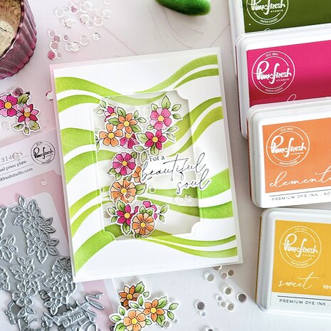 Pinkfresh Studio The Couture Edit Stencil Fragrance Notes (314526) Pinkfresh Studio The Couture Edit Stencil Fragrance Notes (314526)