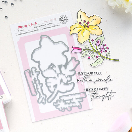 Pinkfresh Studio Sunlit Manor Die Bloom & Buds by Inna Moreva (325226)