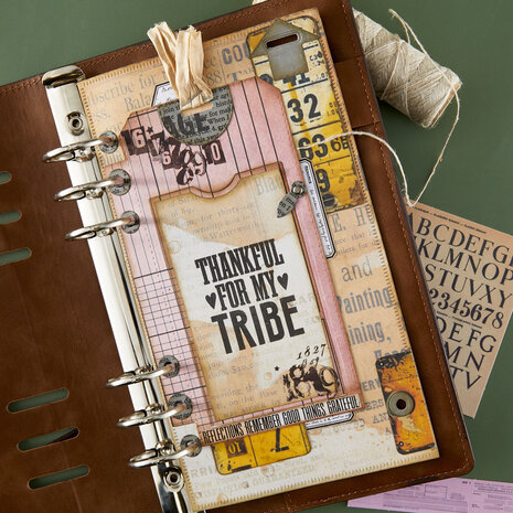 Spellbinders Turn the Page Etched Dies Keepsake Capsule Page by Esther Glas (S7-297) Spellbinders Turn the Page Etched Dies Keepsake Capsule Page by Esther Glas (S7-297)