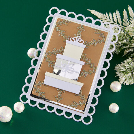 Spellbinders Snowflake Kisses Etched Dies Gift Boxes and Bags by Lisa Horton (S4-1553) Spellbinders Snowflake Kisses Etched Dies Gift Boxes and Bags by Lisa Horton (S4-1553)