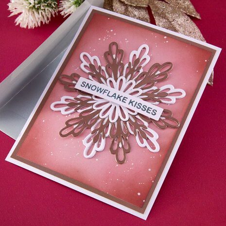 Spellbinders Snowflake Kisses Etched Dies Layered Snowflakes by Lisa Horton (S5-762) Spellbinders Snowflake Kisses Etched Dies Layered Snowflakes by Lisa Horton (S5-762)