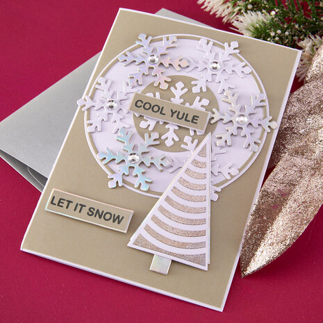 Spellbinders Snowflake Kisses Etched Dies Snowflake Wreath by Lisa Horton (S5-763) Spellbinders Snowflake Kisses Etched Dies Snowflake Wreath by Lisa Horton (S5-763)