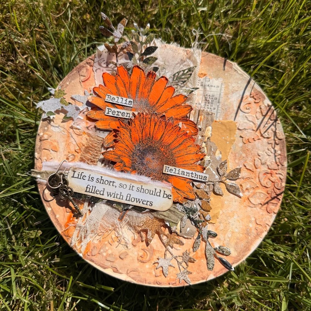 IndigoBlu Blooming Sunflower A6 Red Rubber Stamp (IND1540)
