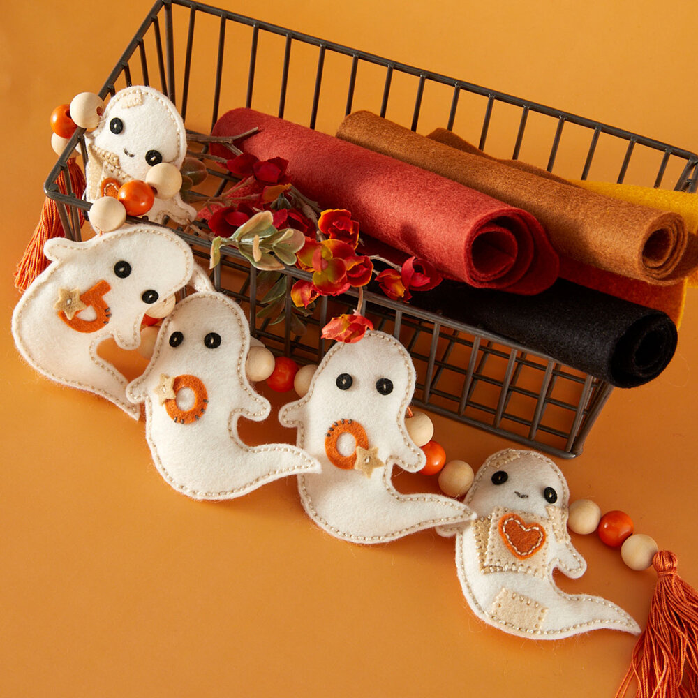 Spellbinders Halloween Felt Stitch & Create Felt Etched Dies Patchwork Boo by Nichol Spohr (S5-773) Spellbinders Halloween Felt Stitch & Create Felt Etched Dies Patchwork Boo by Nichol Spohr (S5-773)