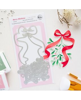Pinkfresh Studio Season of Wonder Die Merry Mistletoe by Inna Moreva (333726)