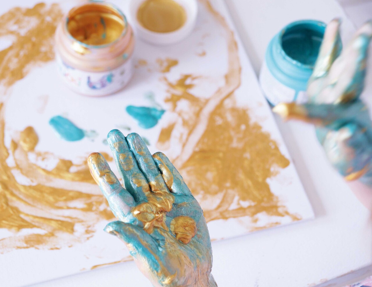 Kreul MUCKI Gleaming Finger Paint 150 ml (6pcs) (2319) Kreul MUCKI Gleaming Finger Paint 150 ml (6pcs) (2319)