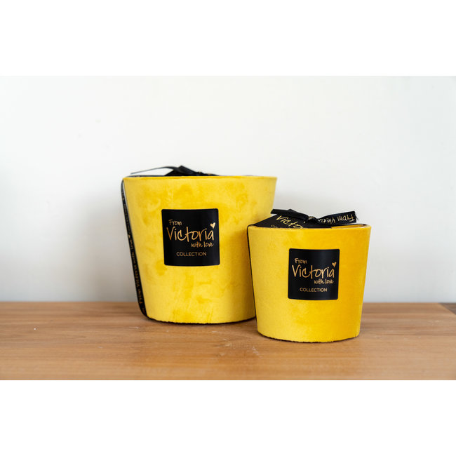 Geurkaars | velvet geel | medium| From Victoria with love