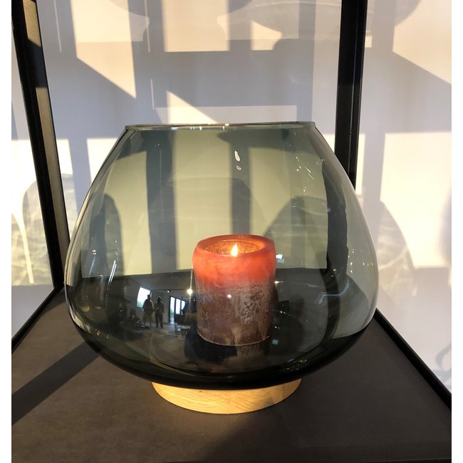 Windlicht met eiken basis en smoke glas