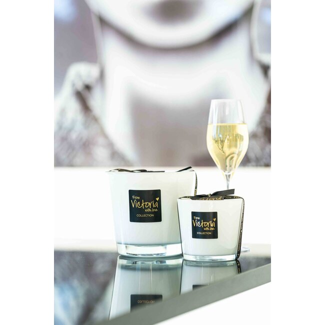 Geurkaars | glossy wit | medium | From Victoria with love