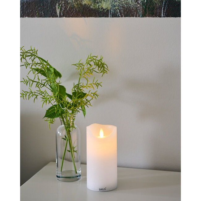 Sara rechargeable 7,5 x H15 cm white