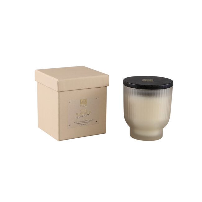 New elements oud minerale scented candle 280 gr S