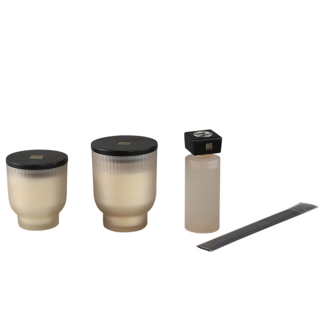 New elements oud minerale scented candle 280 gr S