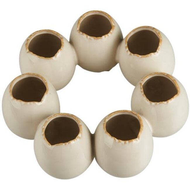 Vase f flowers 7egg shaped vases in a circle