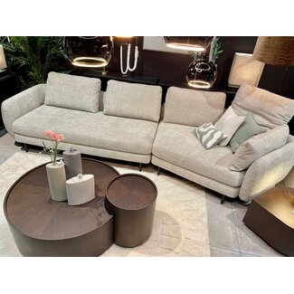 moome sofa   Matt model expo