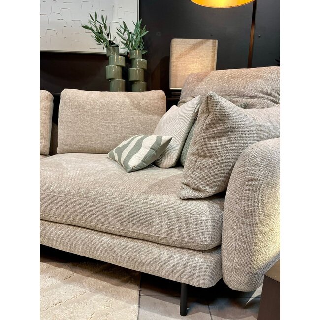 sofa   Matt model expo