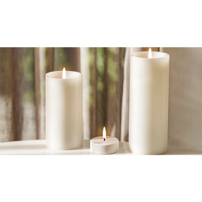 Led pillar candle 7,8x15 cm ivory smooth , with shoulder
