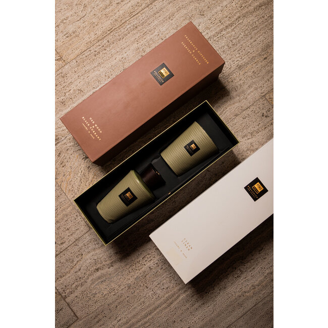 Exclusive giftset oak wood & black currant  fragrance diffiser en scented candle 1000ml+900gr