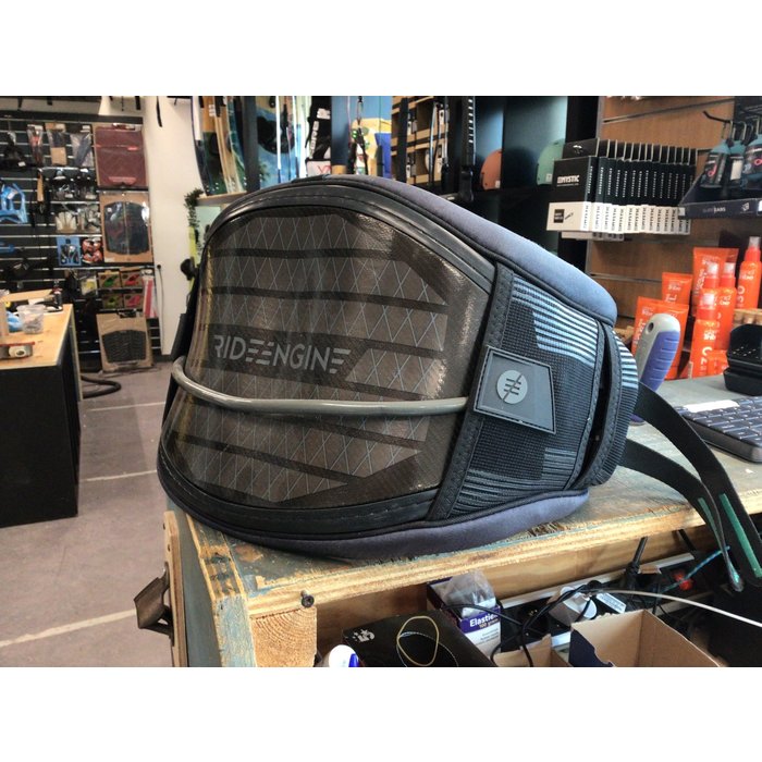Ride Engine Ride Engine Primeshell maat L + Stealth spreaderbar - Gebruikt