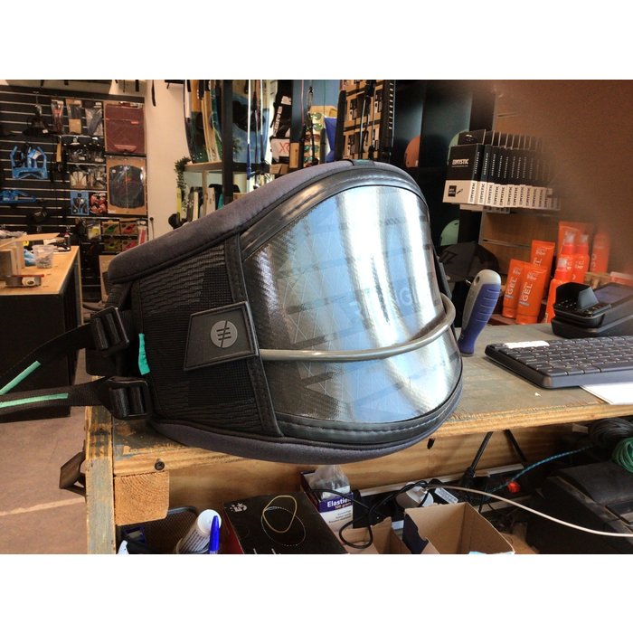 Ride Engine Ride Engine Primeshell maat L + Stealth spreaderbar - Gebruikt