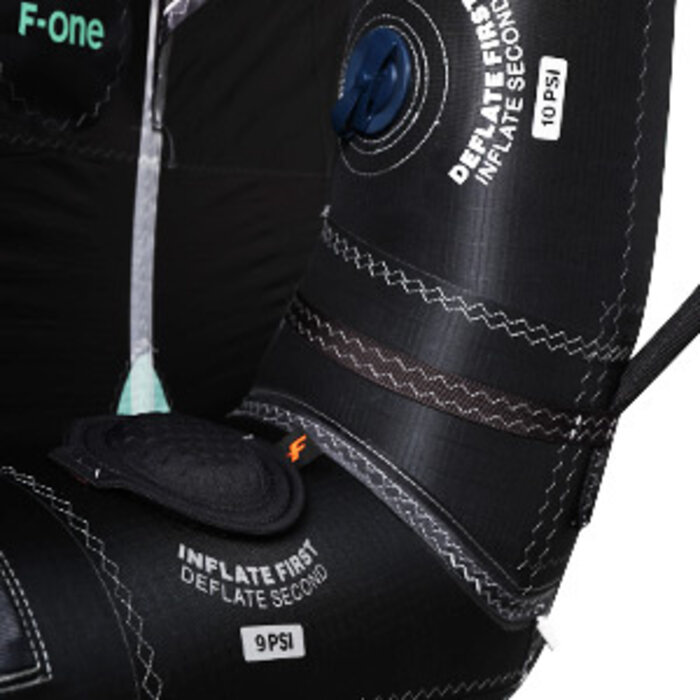 F-ONE Strike V3 (Onyx/Mint)