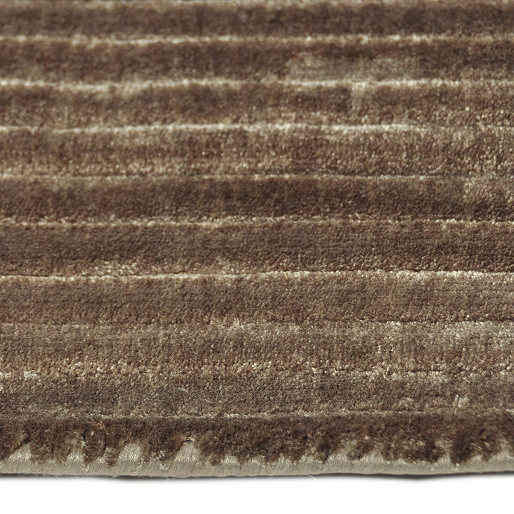 Viscose vloerkleed - Remi Bruin 