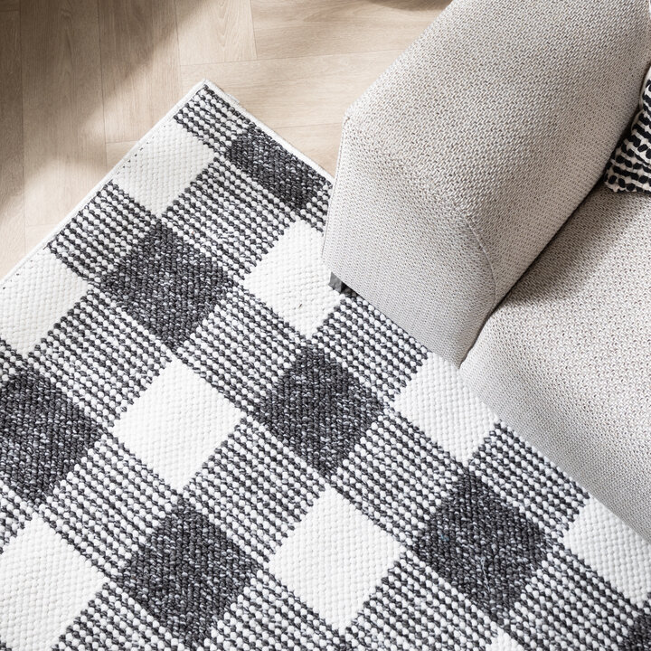 Duurzaam laagpolig vloerkleed - Lykke Checkerboard Zwart/Wit