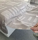 Sofiben dekbedovertrek met doorlopende rits over 3 zijden, dessin  Tetris Taupe,  katoenmenging (70% katoen / 30% polyester)afm. 140x200 cm met 1 kussensloop.