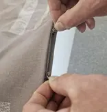 Sofiben dekbedovertrek met doorlopende rits over 3 zijden, dessin  Tetris Taupe,  katoenmenging (70% katoen / 30% polyester)afm. 140x200 cm met 1 kussensloop.