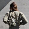 Sweater We rise - olijf Sweater We rise - olijf