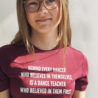 MAAT L: T-shirt Behind every dancer - bordeauxrood MAAT L: T-shirt Behind every dancer - bordeauxrood