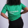 MAAT L: T-shirt The studio - helder groen MAAT L: T-shirt The studio - helder groen