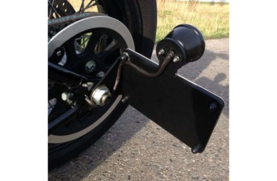 Seitlicher Kennzeichenhalter mit Bremslicht für Motorräder