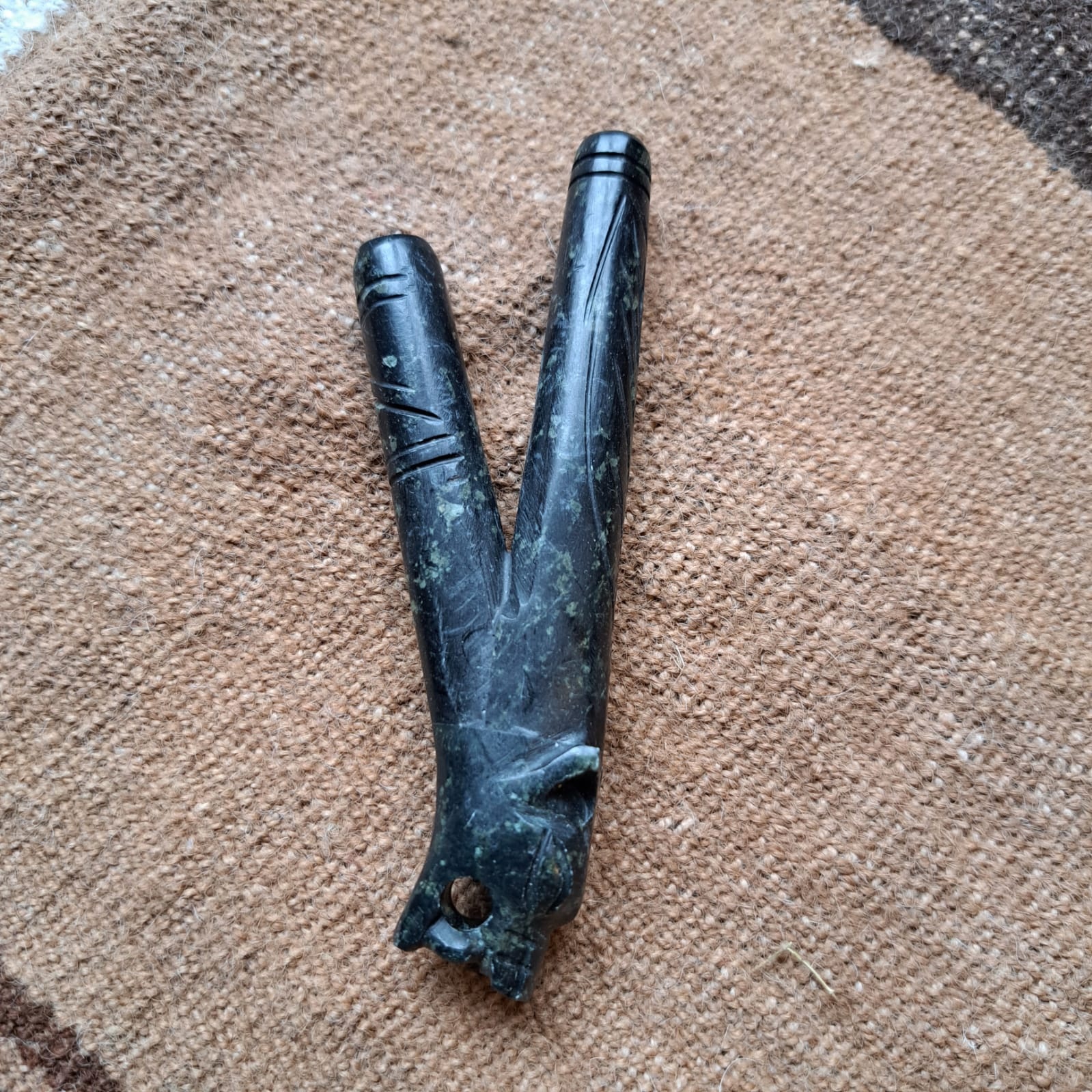 Serpentine Curipi / Self-Applicator