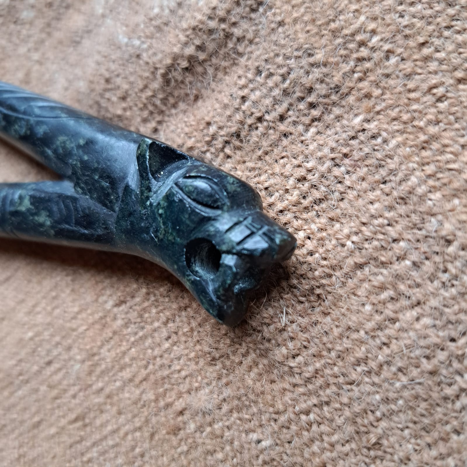 Serpentine Curipi / Self-Applicator