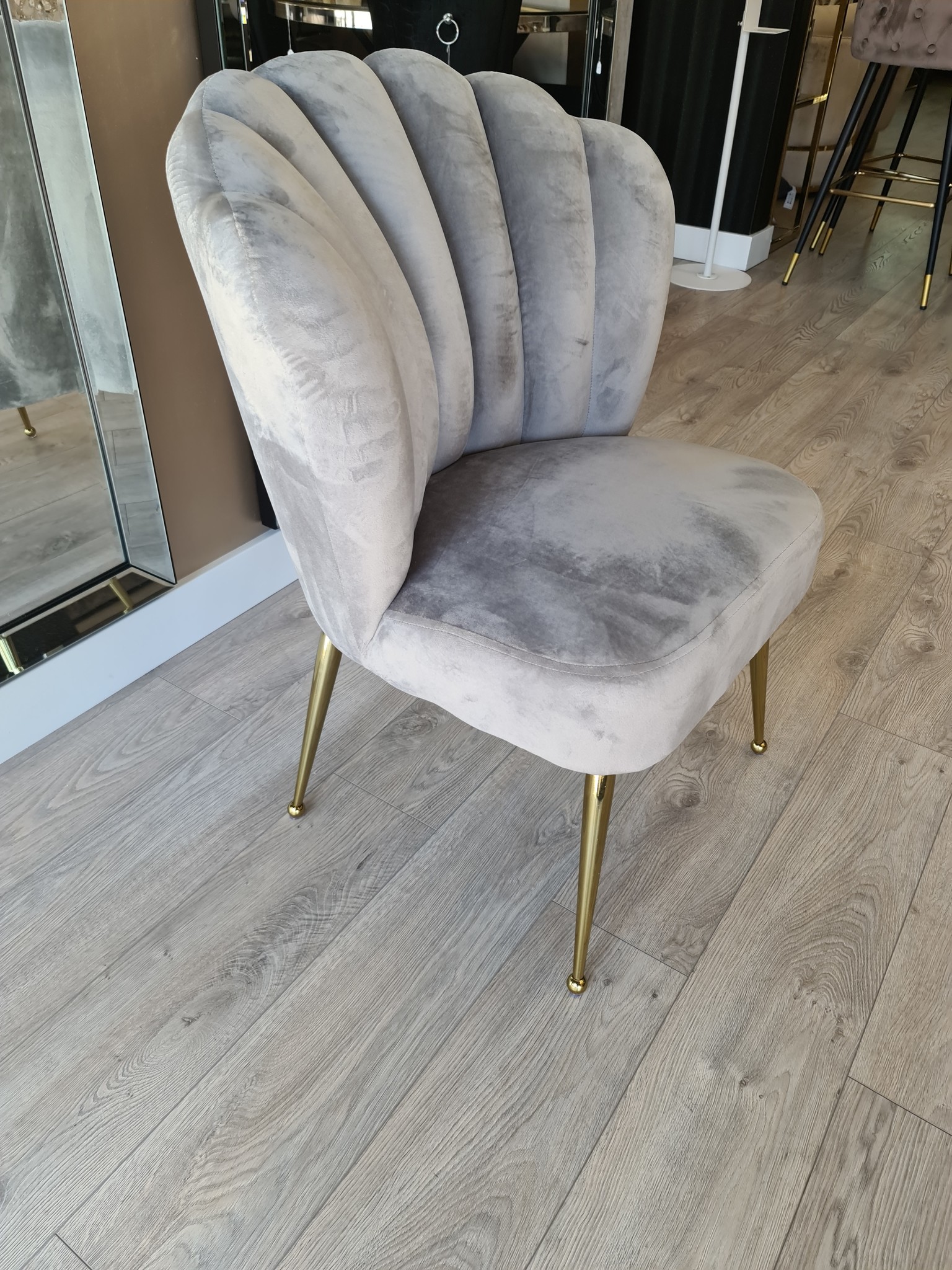 Schelp stoel Amor Grey Zila wonen