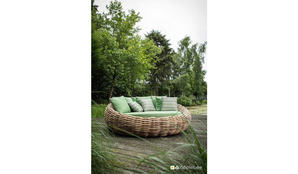 New Cocoon Daybed for Large Space