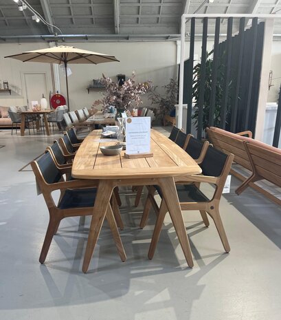 Wolfwood tuinmeubelen SHOWROOM SALE | Norden 280 x 100 met 8 Norden stoelen Wolfwood tuinmeubelen SHOWROOM SALE | Norden 280 x 100 met 8 Norden stoelen