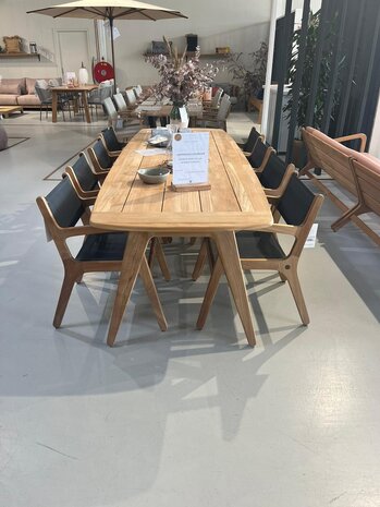 Wolfwood tuinmeubelen SHOWROOM SALE | Norden 280 x 100 met 8 Norden stoelen Wolfwood tuinmeubelen SHOWROOM SALE | Norden 280 x 100 met 8 Norden stoelen