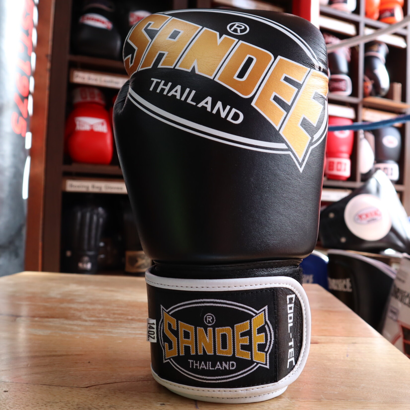 Sandee Sandee Boxing Gloves Cool Tec Black & Gold