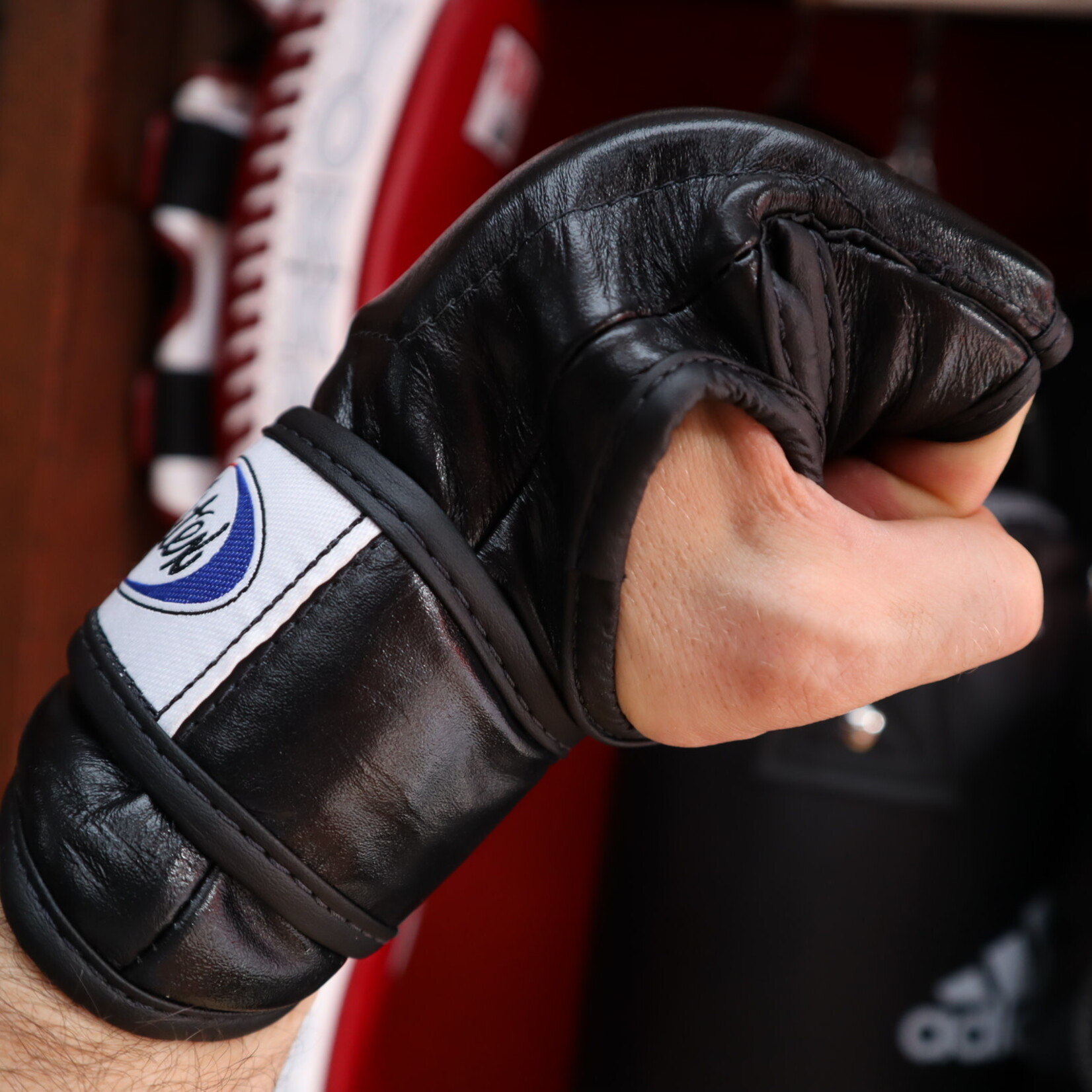 Mma gloves black deals