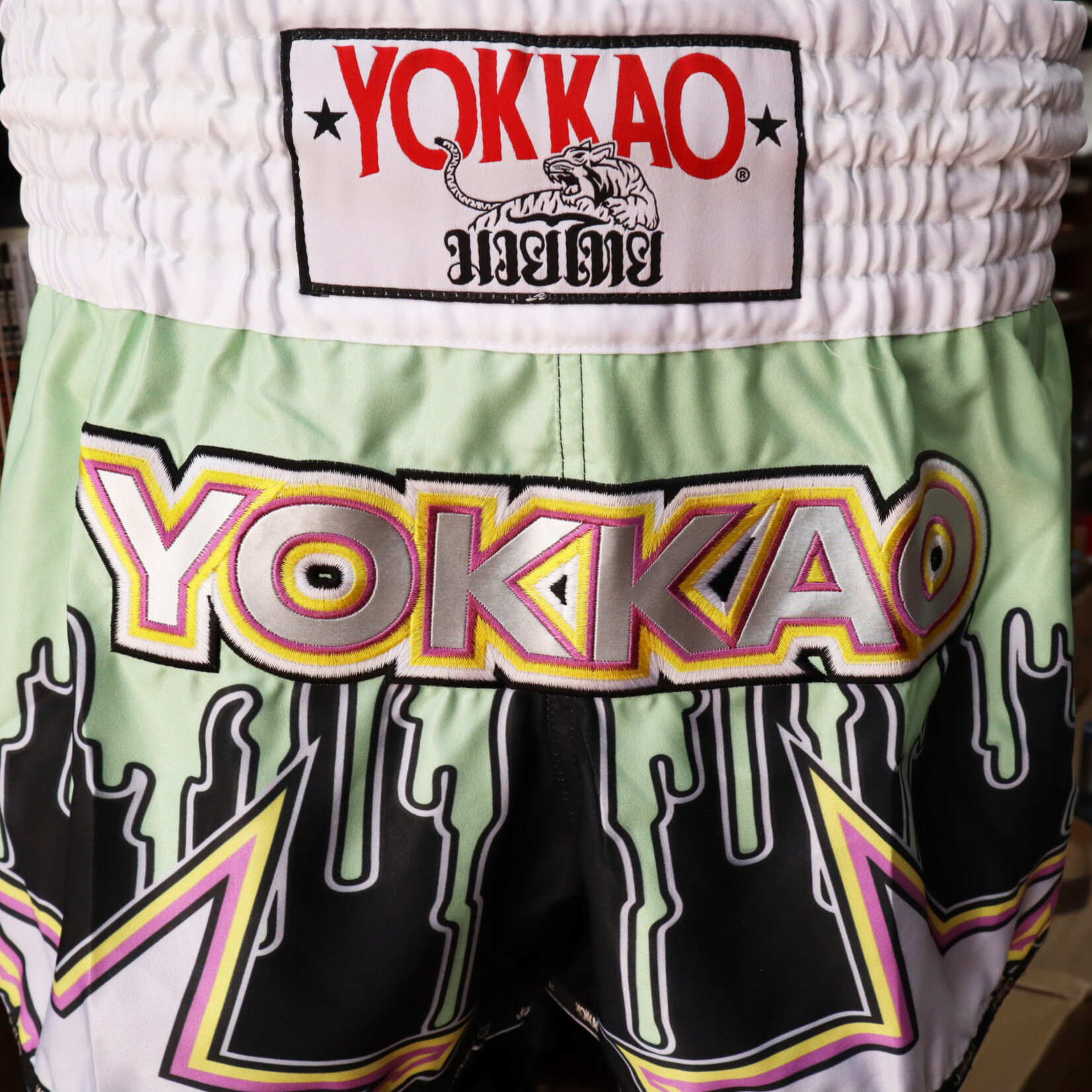 Yokkao Yokkao Thai Shorts Bleeding CarbonFit