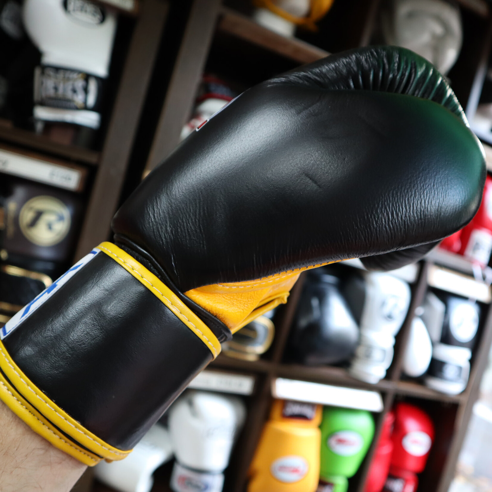 Sandee Sandee Boxing Gloves Authentic Black & Yellow