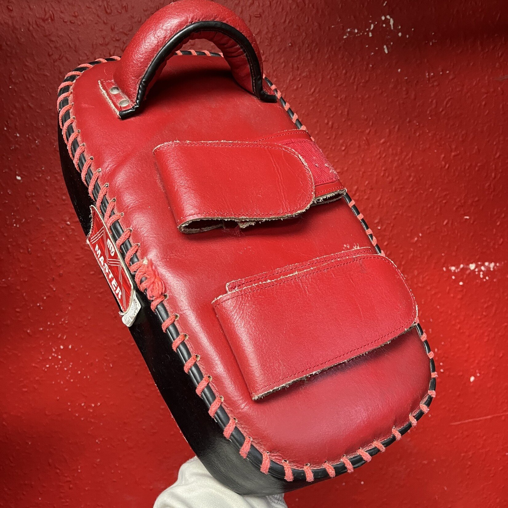 Master Muay Thai Pad Black/Red *Used*