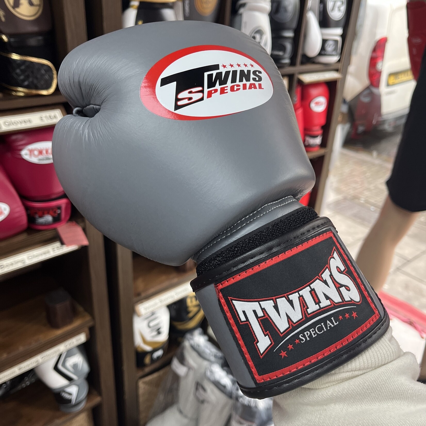 Twins Twins Boxing Gloves Grey